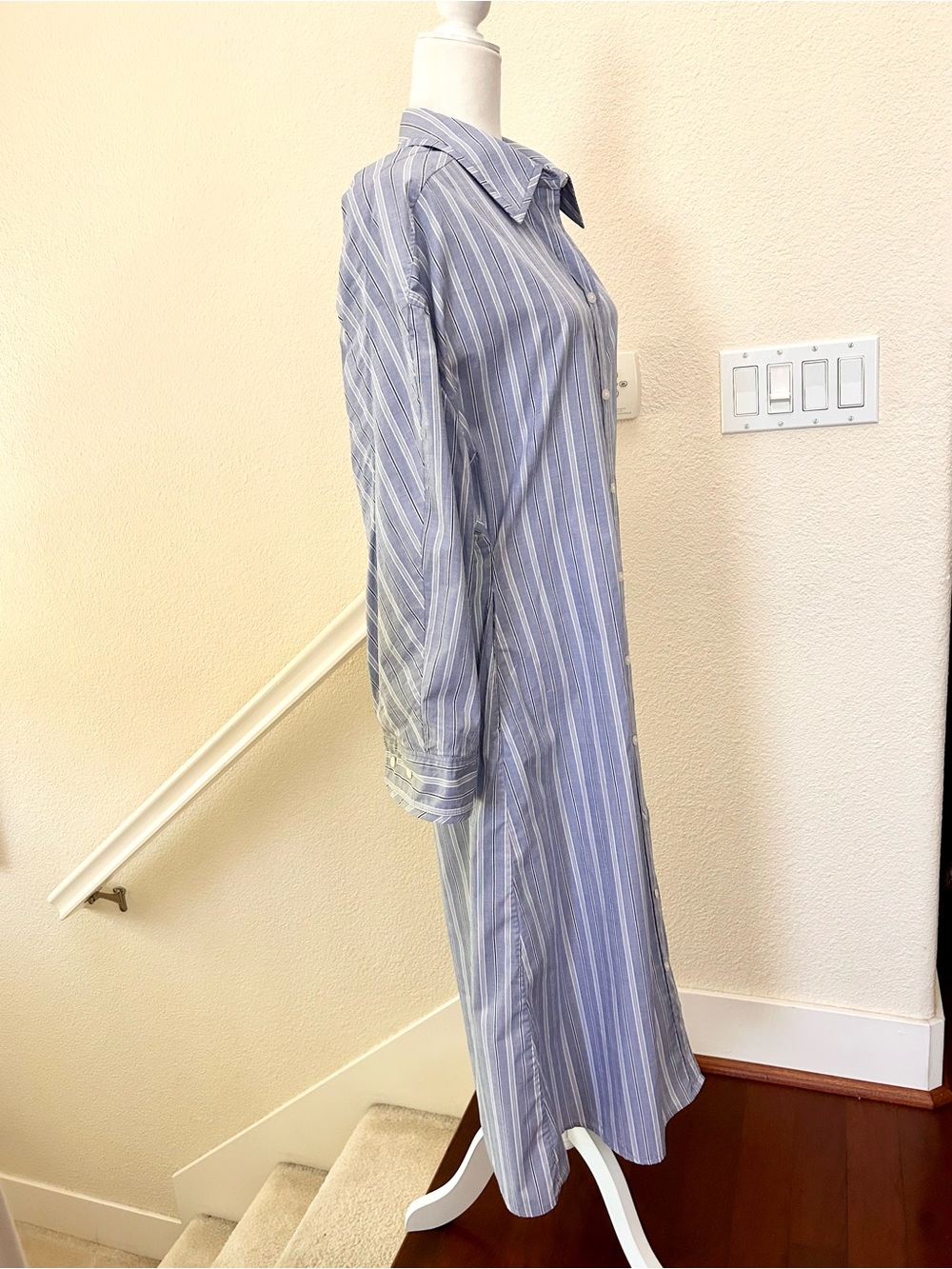 COS Pinstriped Cotton Midi Shirt Dress Blue White
Stripe - Women's US 10 / EU 42 - Picture 6 of 16